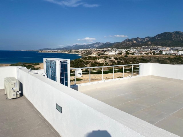 Fantastic opportunity to own a beautiful 3 double bedroom spacious Penthouse on the sought after development, Sea Magic Park. With outstanding sea views on a site which has great amenities you really have it all here. The sunsets from the roof terrace are quite spectacular overall a fantastic home.