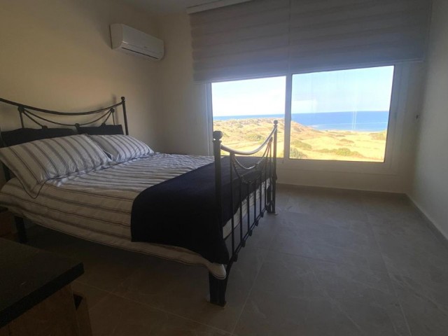 Fantastic opportunity to own a beautiful 3 double bedroom spacious Penthouse on the sought after development, Sea Magic Park. With outstanding sea views on a site which has great amenities you really have it all here. The sunsets from the roof terrace are quite spectacular overall a fantastic home.