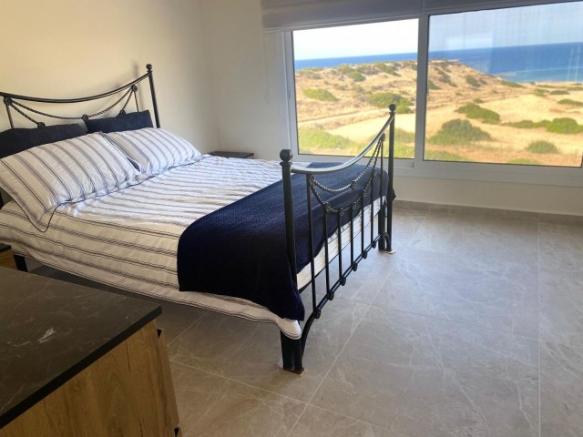 Fantastic opportunity to own a beautiful 3 double bedroom spacious Penthouse on the sought after development, Sea Magic Park. With outstanding sea views on a site which has great amenities you really have it all here. The sunsets from the roof terrace are quite spectacular overall a fantastic home.