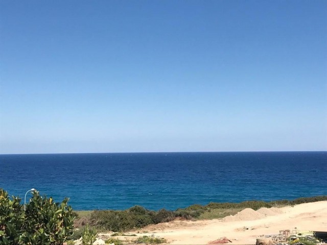 Great opportunity to purchase this extremely well presented 3 bedroom detached Villa with fantastic dreamy views over the Mediterranean. The present owners have tastefully renovated the villa over the years to include a great kitchen & modern luxury bathrooms. Title deeds in owners name and VAT paid