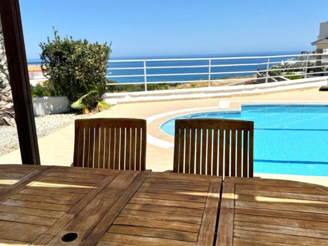 Great opportunity to purchase this extremely well presented 3 bedroom detached Villa with fantastic dreamy views over the Mediterranean. The present owners have tastefully renovated the villa over the years to include a great kitchen & modern luxury bathrooms. Title deeds in owners name and VAT paid