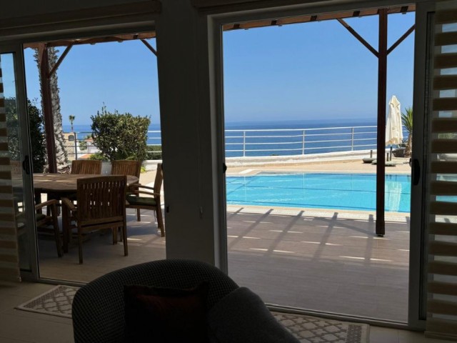 Great opportunity to purchase this extremely well presented 3 bedroom detached Villa with fantastic dreamy views over the Mediterranean. The present owners have tastefully renovated the villa over the years to include a great kitchen & modern luxury bathrooms. Title deeds in owners name and VAT paid