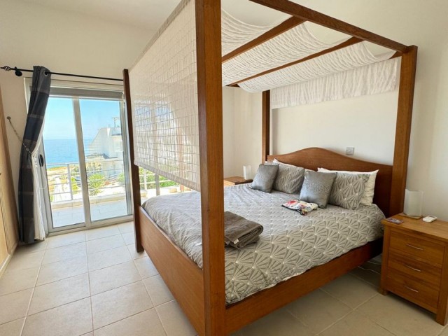 Great opportunity to purchase this extremely well presented 3 bedroom detached Villa with fantastic dreamy views over the Mediterranean. The present owners have tastefully renovated the villa over the years to include a great kitchen & modern luxury bathrooms. Title deeds in owners name and VAT paid