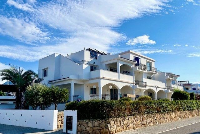 Fantastic opportunity to own a beautiful 3 double bedroom 108M2 spacious Ground Floor apartment on the sought after development, Sea Magic Park. With additional 55 m2 private terraces and garden  by the sea in Esentepe.  This really is a must view on on a great site with an abundance of facilities