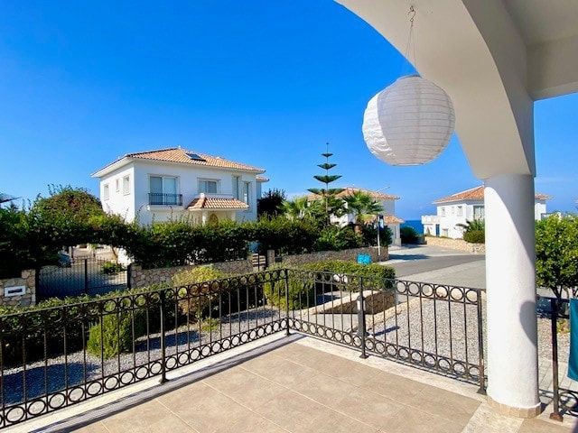 Fantastic opportunity to own a beautiful 3 double bedroom 108M2 spacious Ground Floor apartment on the sought after development, Sea Magic Park. With additional 55 m2 private terraces and garden by the sea in Esentepe. This really is a must view on a great site with an abundance of facilities