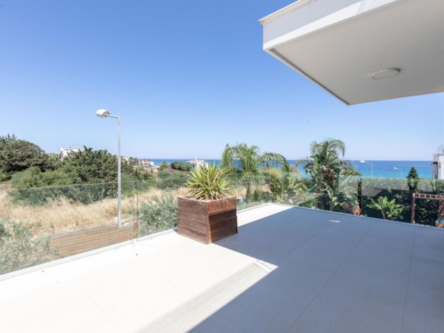 Girne Karaoğlanoğlu 4+1 Villa For Sale