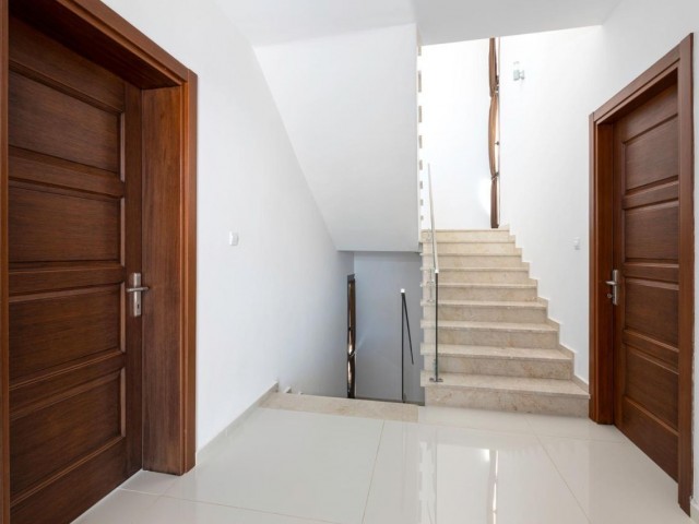 Girne Karaoğlanoğlu 4+1 Villa For Sale