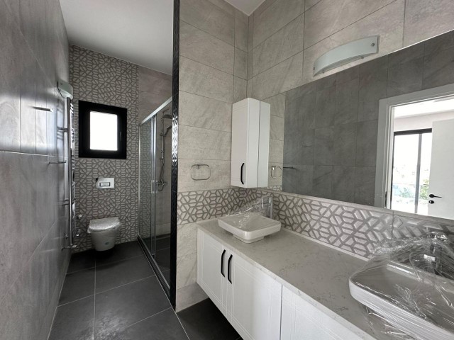 Girne Lapta Satılık 4+1 Villa 