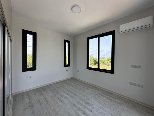 Girne Lapta Satılık 4+1 Villa 