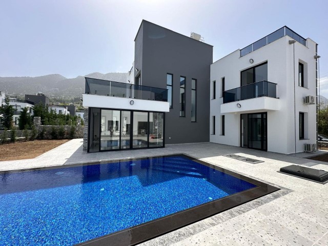 4 Bedroom Villa for Sale in Kyrenia Lapta