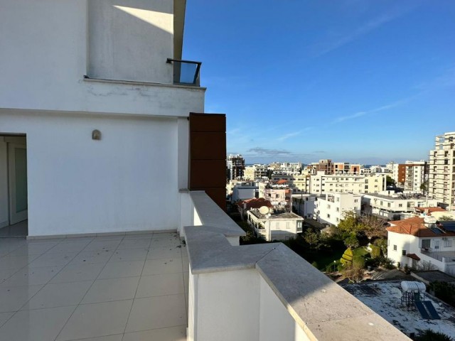 Girne Merkez Satılık 2+1 Penthouse