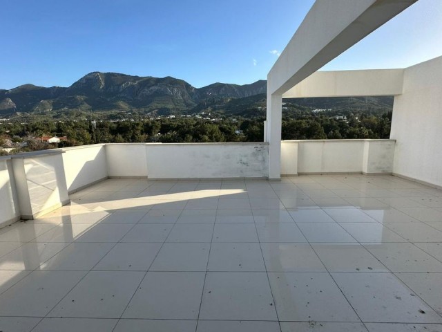 Zu verkaufen 2+1 Penthouse in Kyrenia Zentrum