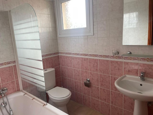 Zu verkaufen 2+1 Villa zu verkaufen in Kyrenia Dogankoy 