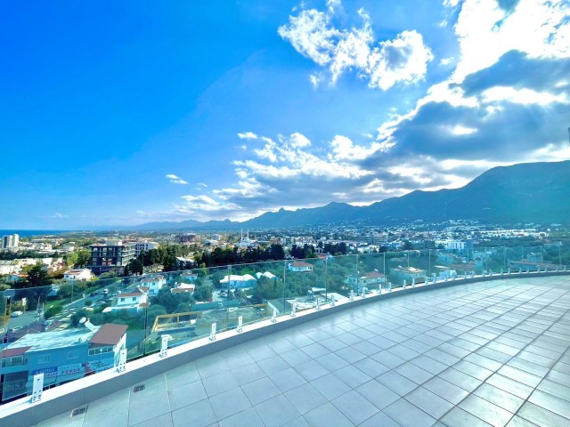 Luxuriöses 3+1-Penthouse zum Verkauf im Zentrum von Kyrenia