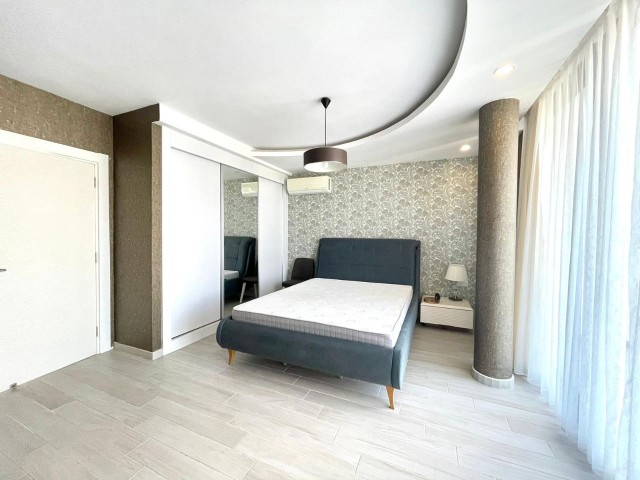 Luxuriöses 3+1-Penthouse zum Verkauf im Zentrum von Kyrenia