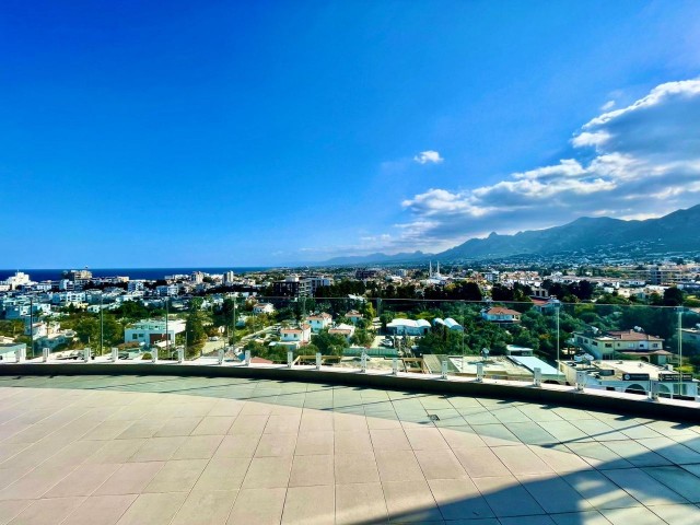 Luxuriöses 3+1-Penthouse zum Verkauf im Zentrum von Kyrenia