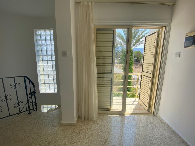 Kyrenia Catalkoy 6+2 Villa zu vermieten