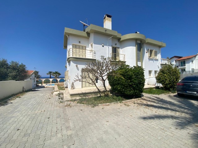 Kyrenia Catalkoy 6+2 Villa zu vermieten