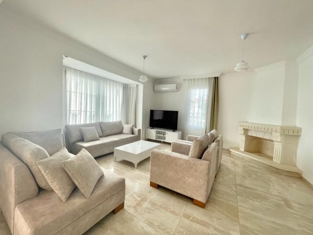 Girne Alsancak Satılık 3+1 Villa