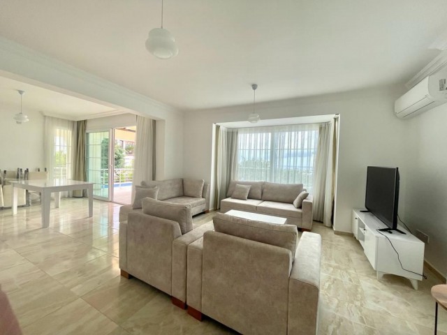 Girne Alsancak Satılık 3+1 Villa