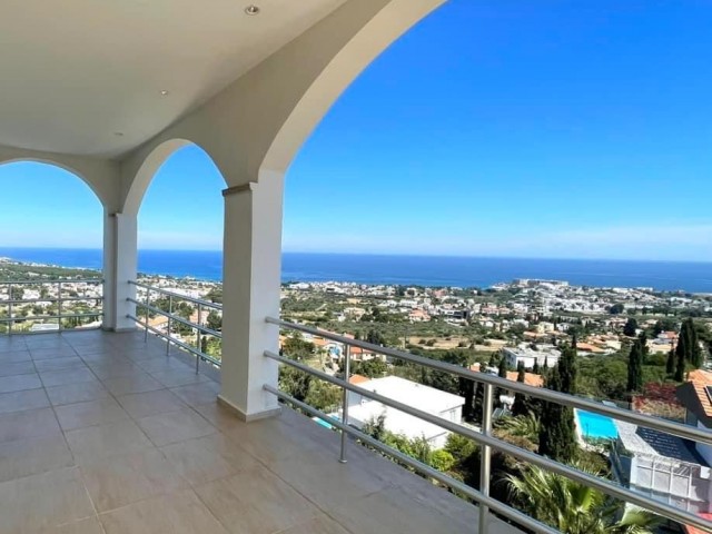 Zu verkaufen 4+1 Villa in Kyrenia Edremit