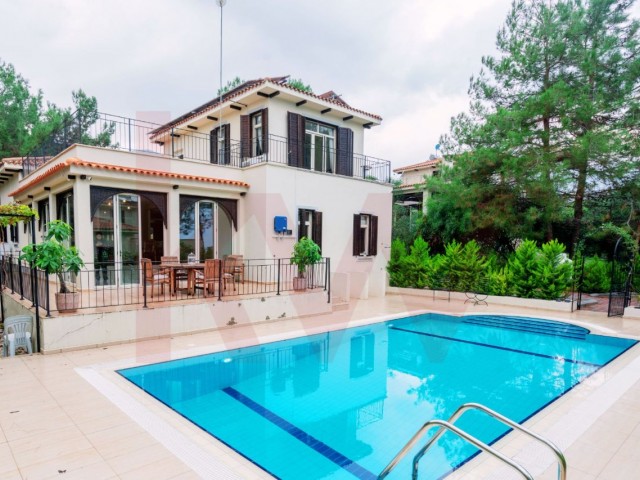 Kyrenia Çatalköy 3+1 Villa zu vermieten / täglich