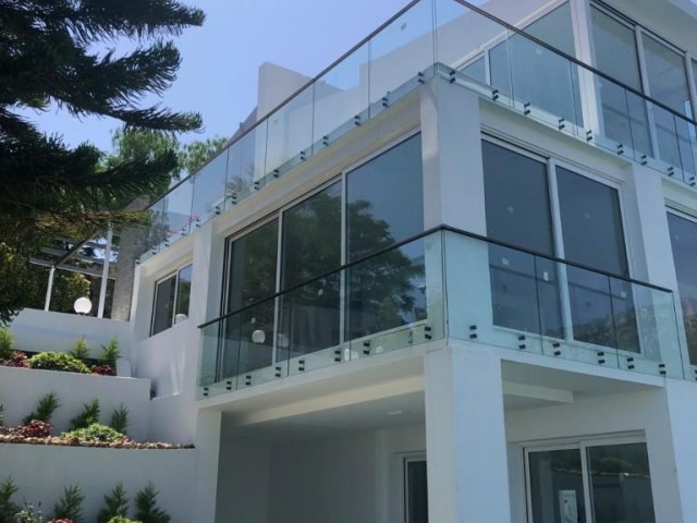 Luxurious 6 Bedroom Villa for Sale in Kyrenia, Zeytinlik