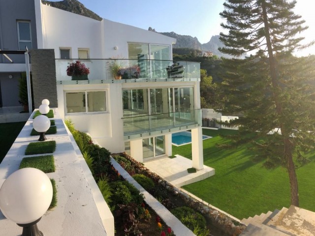 Luxurious 6 Bedroom Villa for Sale in Kyrenia, Zeytinlik