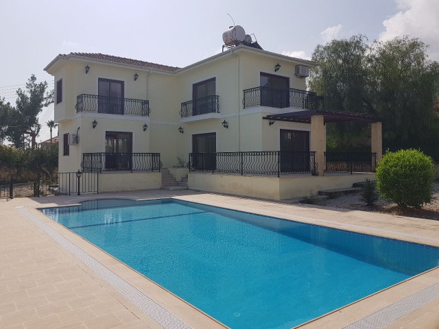 3+1 Villa zum Verkauf in Çataköy, Girne