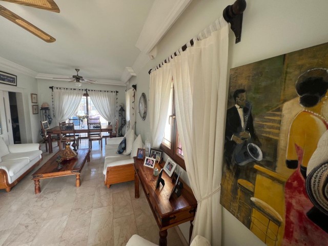 Girne Alsancak Satılık 4+1 Villa 