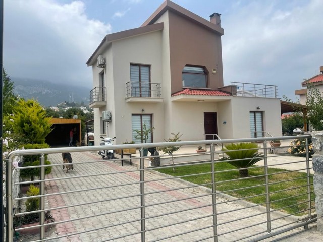 Girne Arapköy Satılık 3+1 Villa