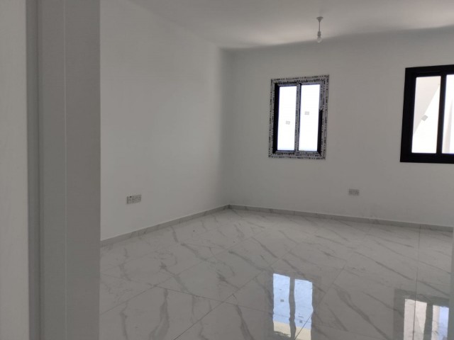 Girne Karaoğlanoğlu Geschäft/Wohnung/Büro zu vermieten