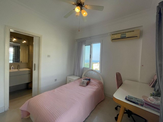 🔥Girne Esentepe'de Satılık Havuzlu 3+1 Villa!☀