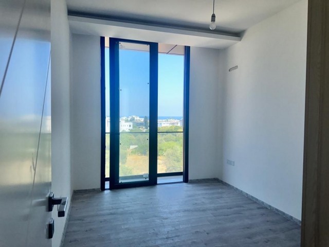 3+1 FLAT FOR SALE IN THE CENTER OF KYRENIA WITH STUNNING MOUNTAIN, SEA AND CITY VIEW