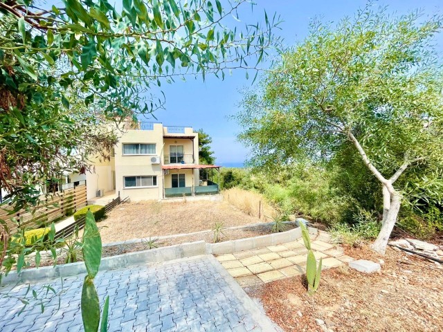 🔥Penthouse mit 3 Schlafzimmern und großer Dachterrasse zum Verkauf in Edremit, Kyrenia!☀️