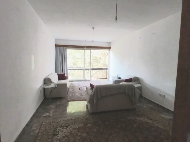 5+1 apartment for sale in the central location Dereboyu/ Köşklüçiftlik of Nicosia