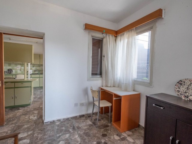 5+1 apartment for sale in the central location Dereboyu/ Köşklüçiftlik of Nicosia