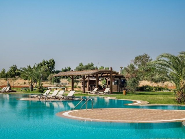 آپارتمان انحصاری 2+1 با منظره دریا در آپارتمان مجلل Thalasa Beach Resort