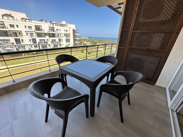 Lüks Thalassa Beach Resort dairesinde deniz manzaralı özel 2+1 daire