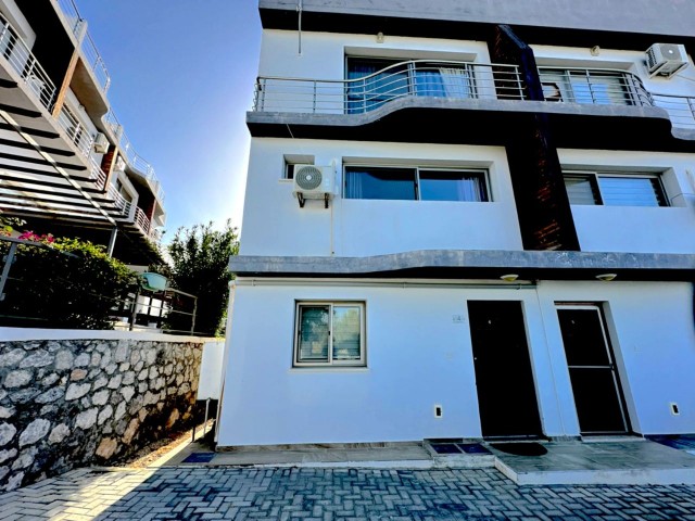 Mehrstöckige moderne Residenz mit einzigartigem Berg- und Meerblick in Çatalköy, Kyrenia – mit Pool und Fitnesseinrichtungen