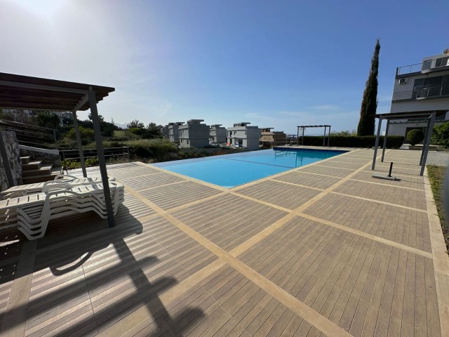 Mehrstöckige moderne Residenz mit einzigartigem Berg- und Meerblick in Çatalköy, Kyrenia – mit Pool und Fitnesseinrichtungen