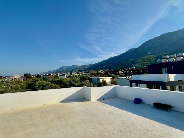 Modern 2+1 Apartment For Sale with Private Roof Terrace and Communal Pool