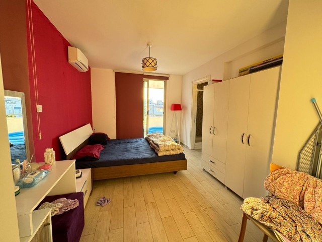 Girne Merkezde Satılık 1+1 penthouse