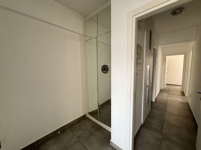 2+1 GROSSE WOHNUNG MIT BADEZIMMER UND SCHRANKRAUM ZUM VERKAUF IN GONYELI