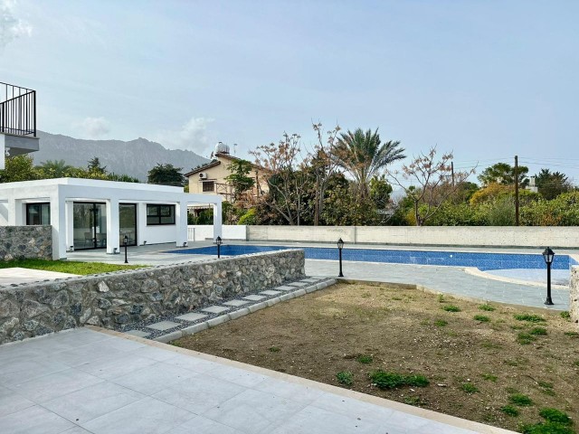 Modern Semi-Detached 3+a1 Villa in Karaoğlanoğlu with Communal Swimming Pool