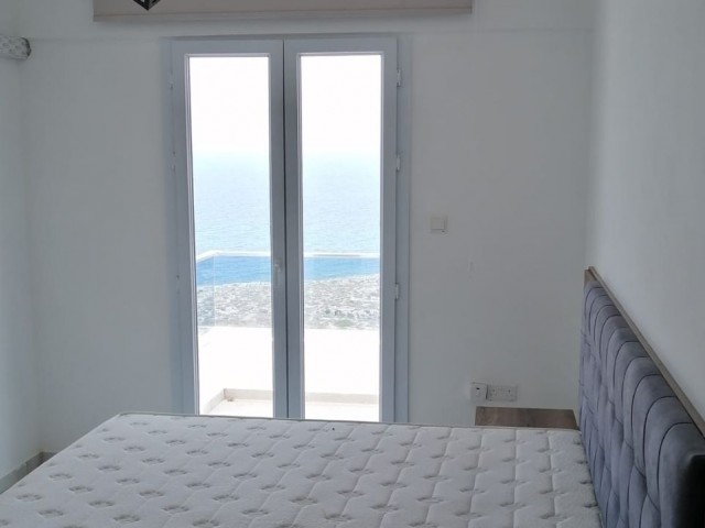 Luxuriöses Penthouse 2+1 zu vermieten mit Meer- und Bergblick im Stadtzentrum von Kyrenia