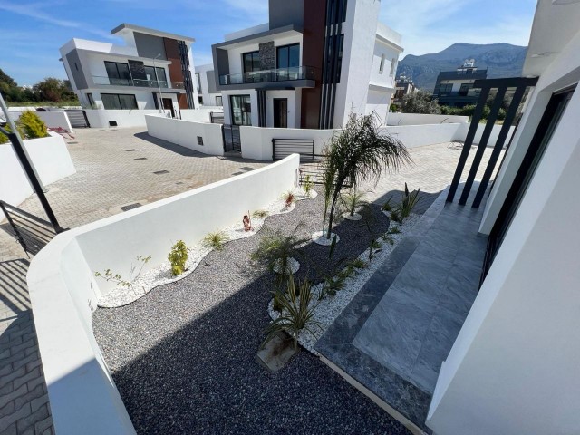 Neue luxuriös möblierte 4+1-Villa in Çatalköy, Kyrenia