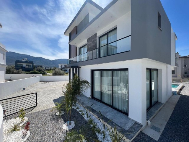 Neue luxuriös möblierte 4+1-Villa in Çatalköy, Kyrenia