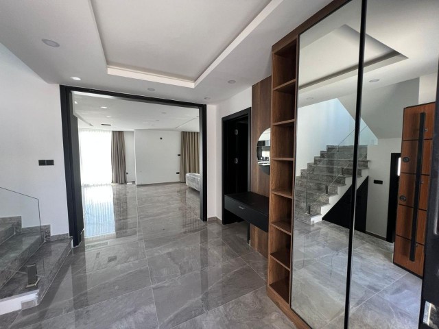 Neue luxuriös möblierte 4+1-Villa in Çatalköy, Kyrenia