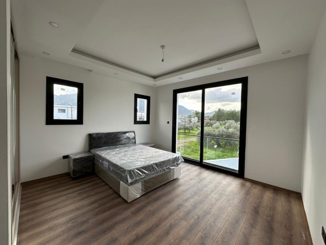 Girne Çatalköy'de Yeni Lüks Mobilyalı 4+1 Villa
